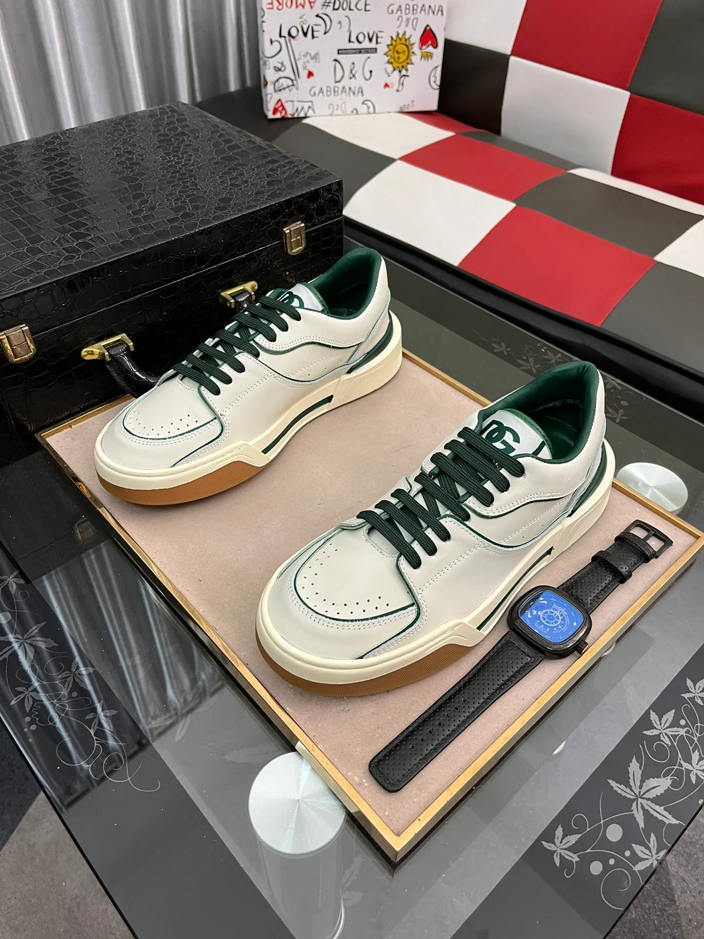Men's shoes 💰480⌚️⌚️【DG～】Men's casual shoes are on sale simultaneously in 2022z cabinets 🔷Multiple colors🔜Handmade upper with graffiti fabric ➕Genuine leather lining, comfortable and breathable, sole: original comfortable handmade graffiti wear-resistant outsole, ⚠️real thing📱photography🎬the real thing is better. Code number 38-445⃣️Color optional